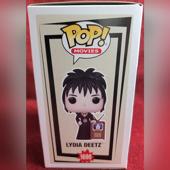 Lydia Deetz funko # 1690 (nib) With pop protector - Picture 6 of 7